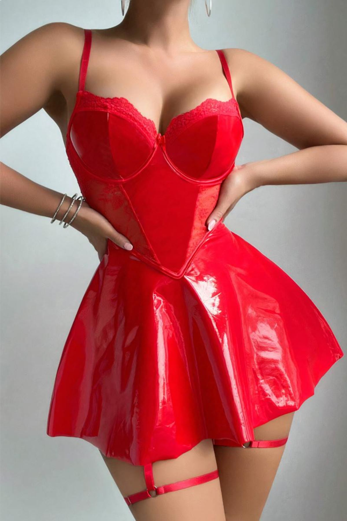 Jartiyerli Fantazi Deri Gecelik Kırmızı