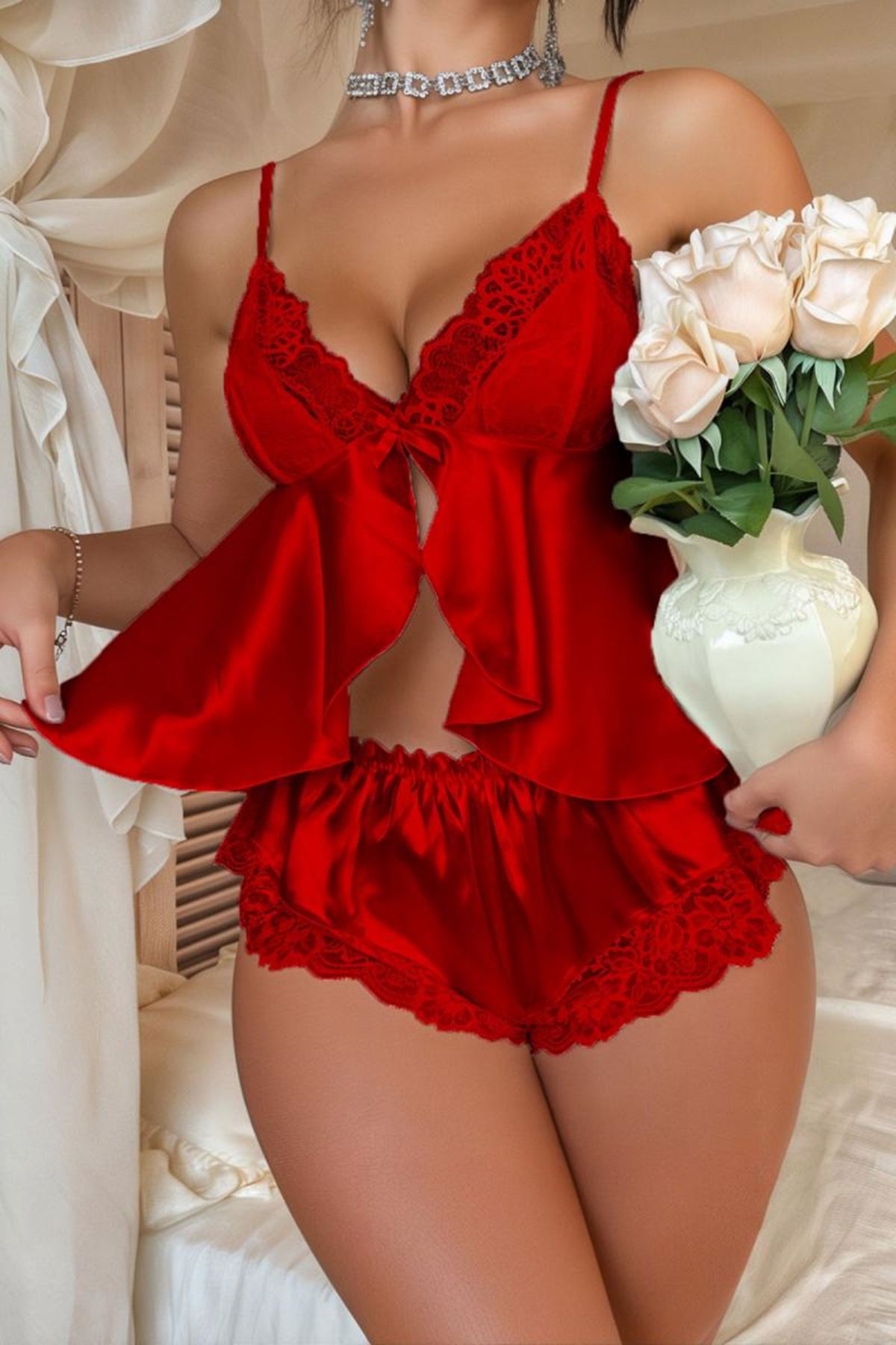Dekolteli Saten Şortlu Gecelik Takım Kırmızı