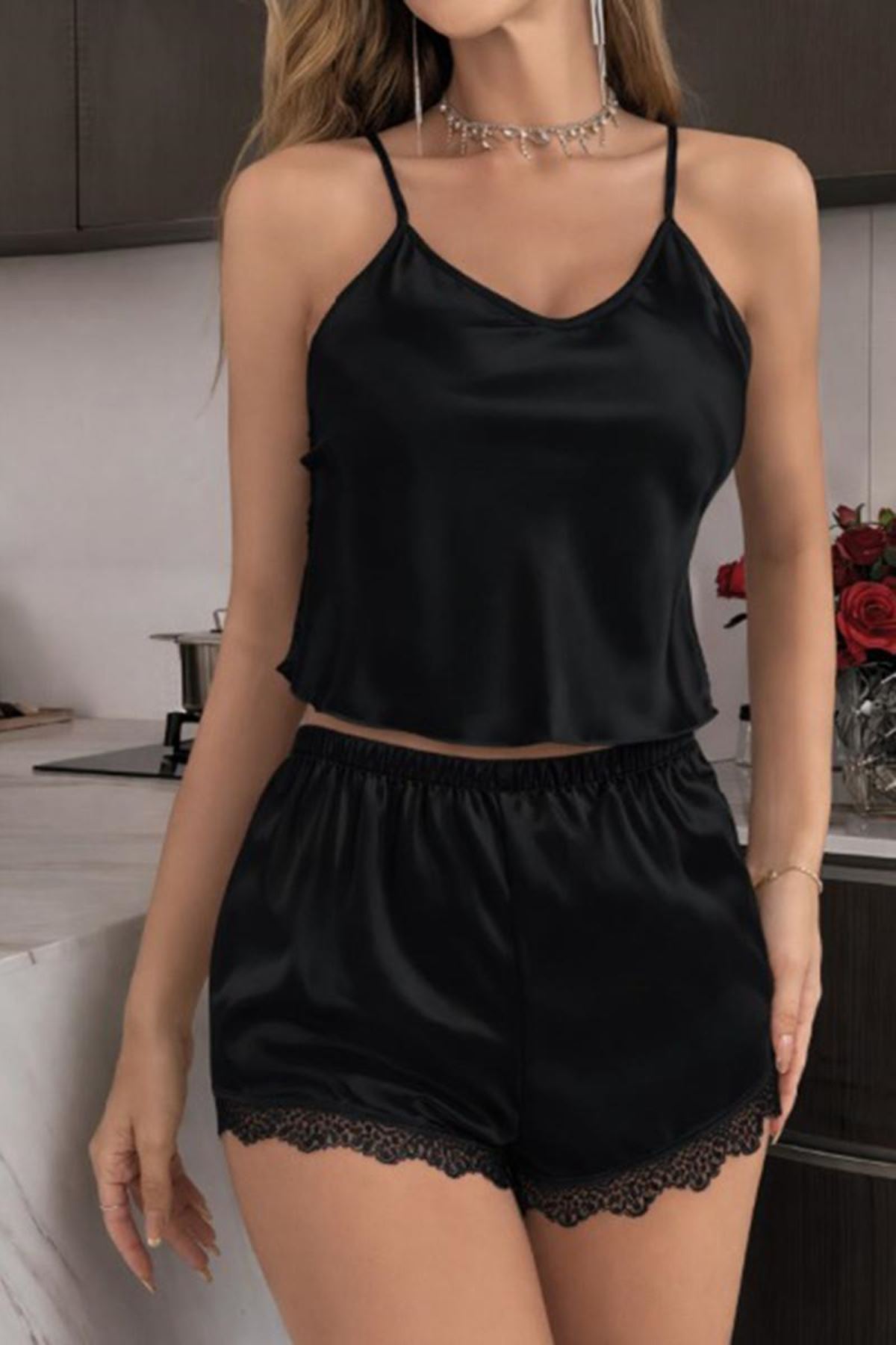 Dantel Detaylı Saten Şortlu Takım Siyah