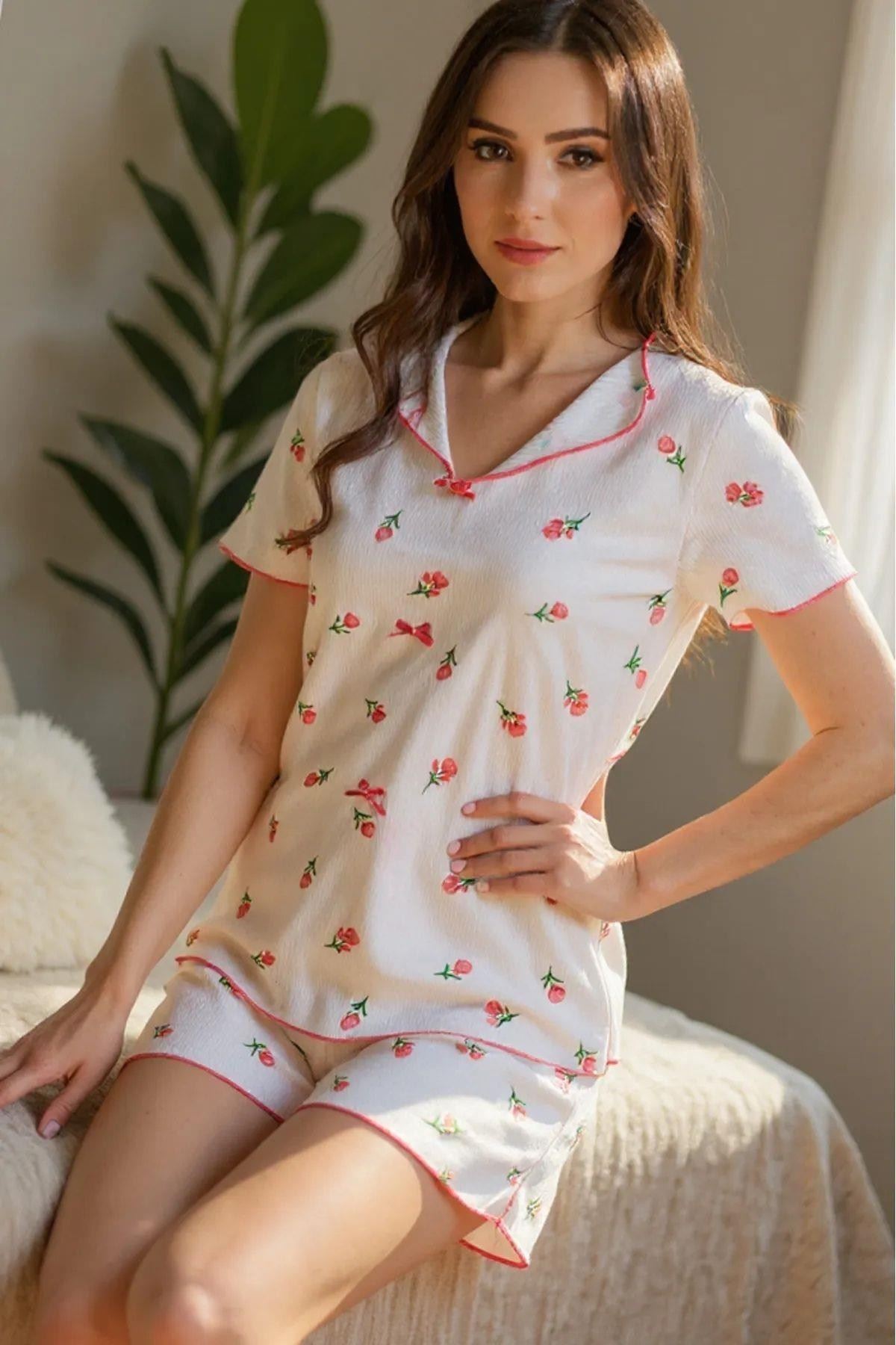Çiçek Baskılı Pamuklu Şortlu Pijama Takım Ekru