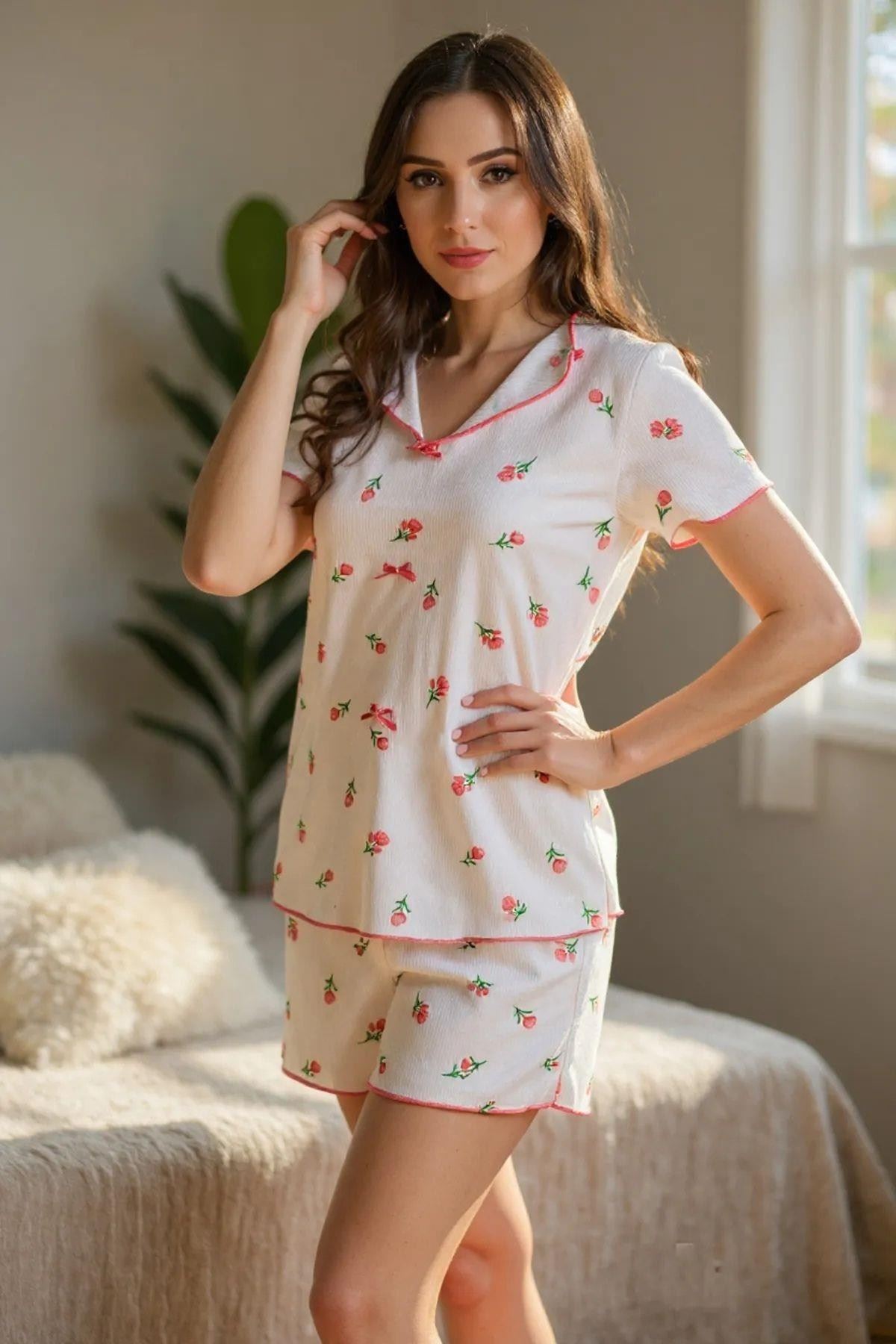 Çiçek Baskılı Pamuklu Şortlu Pijama Takım Ekru