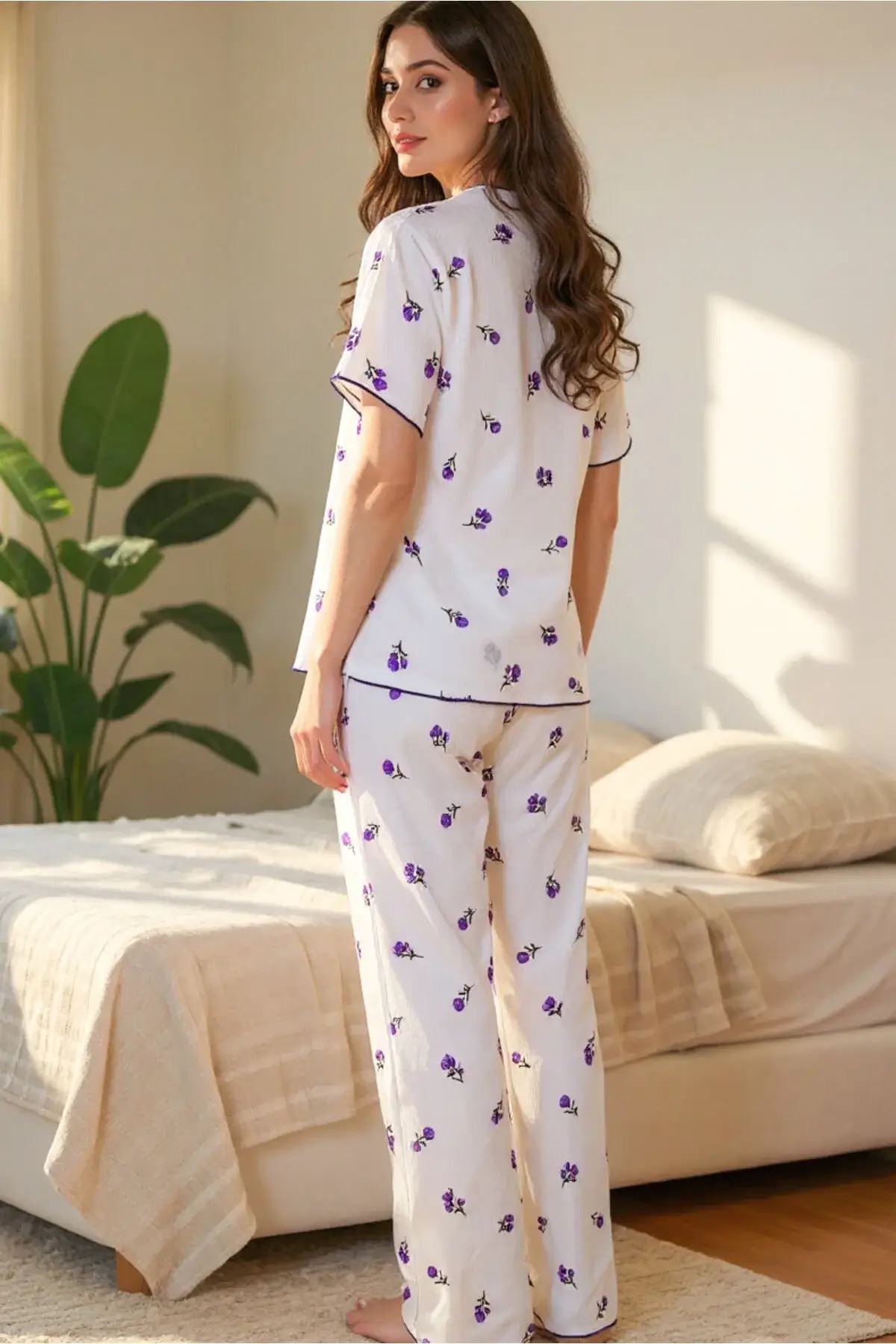 Lale Desenli Kadın Pijama Takımı Beyaz