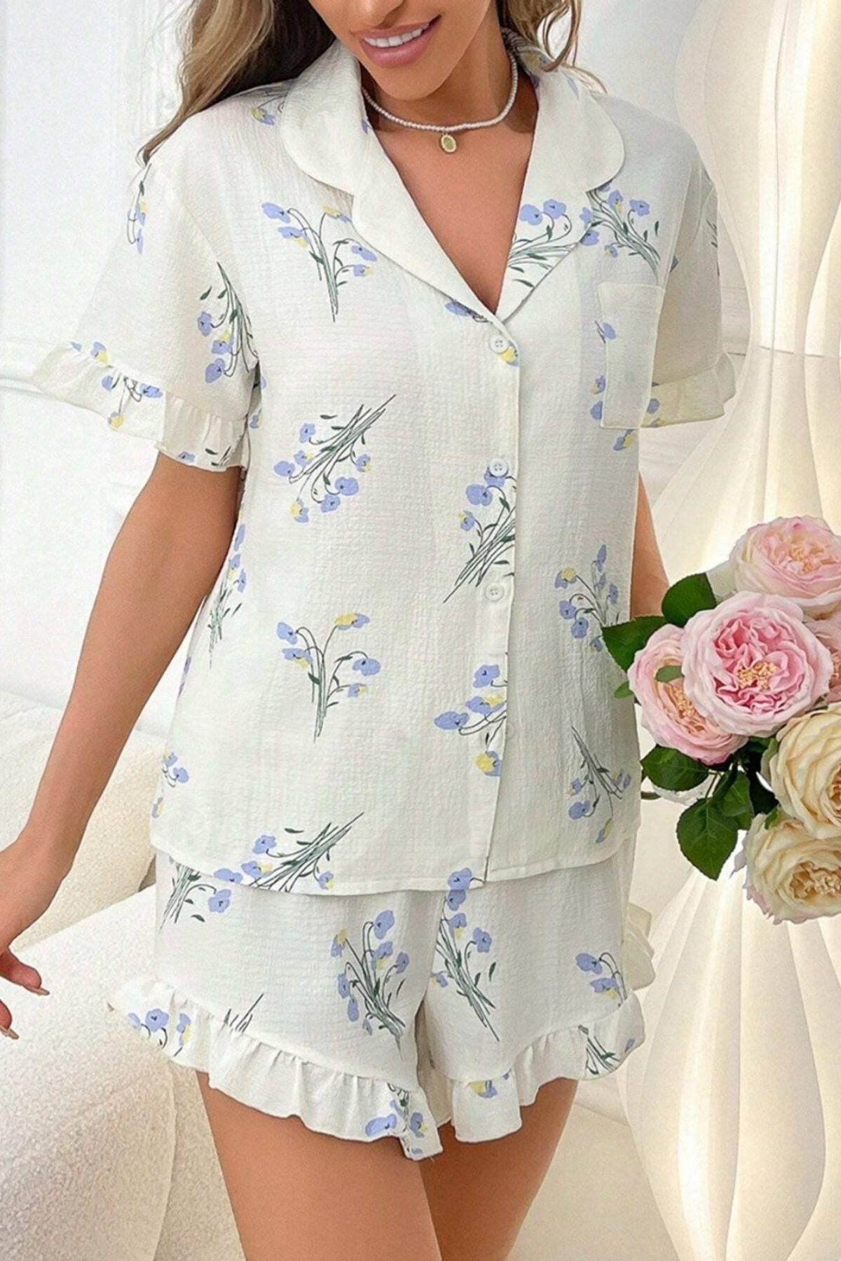 Menekşe Desenli Şortlu Pijama Takımı Beyaz