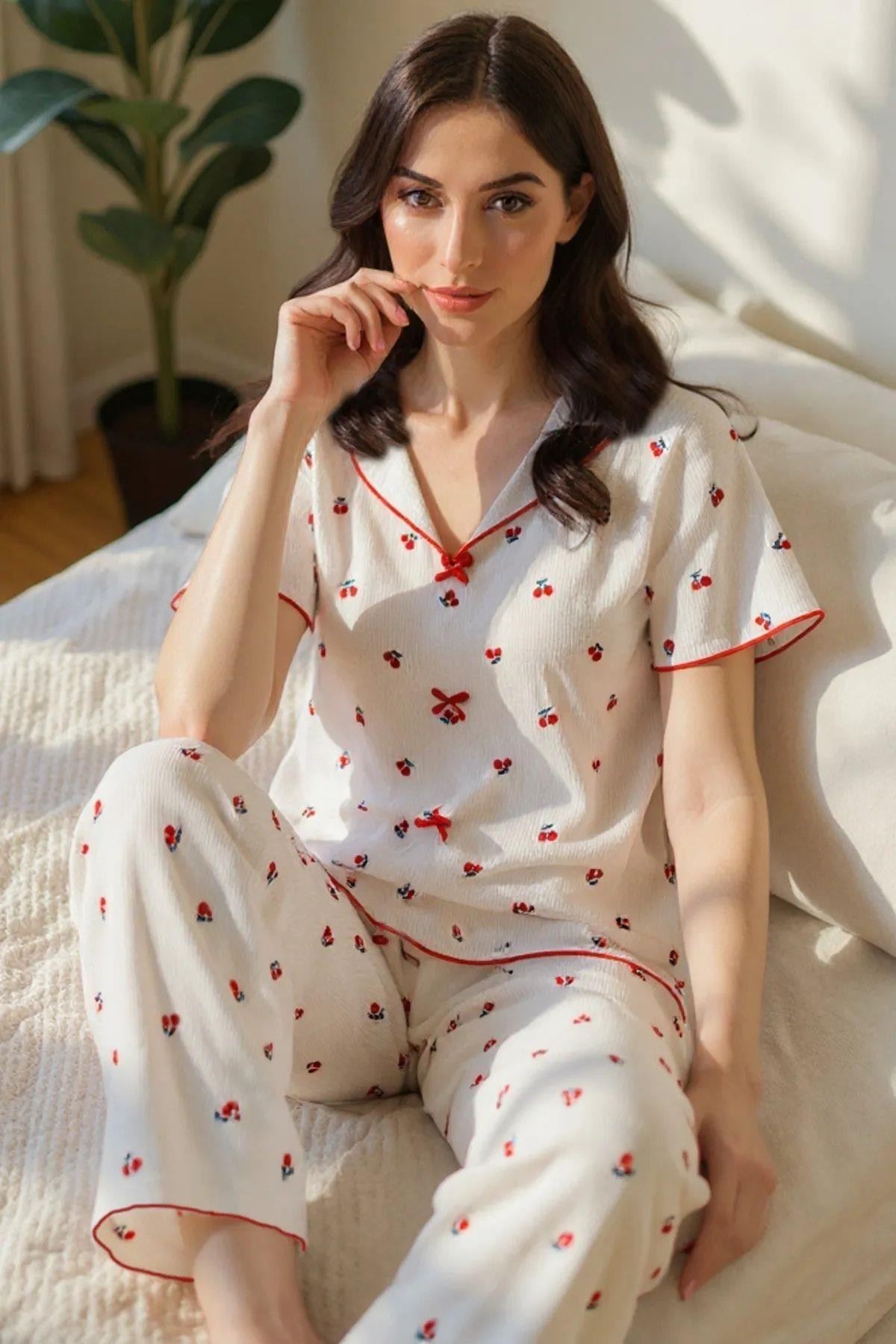 Kiraz Baskılı Kısa Kollu Pijama Takım Ekru