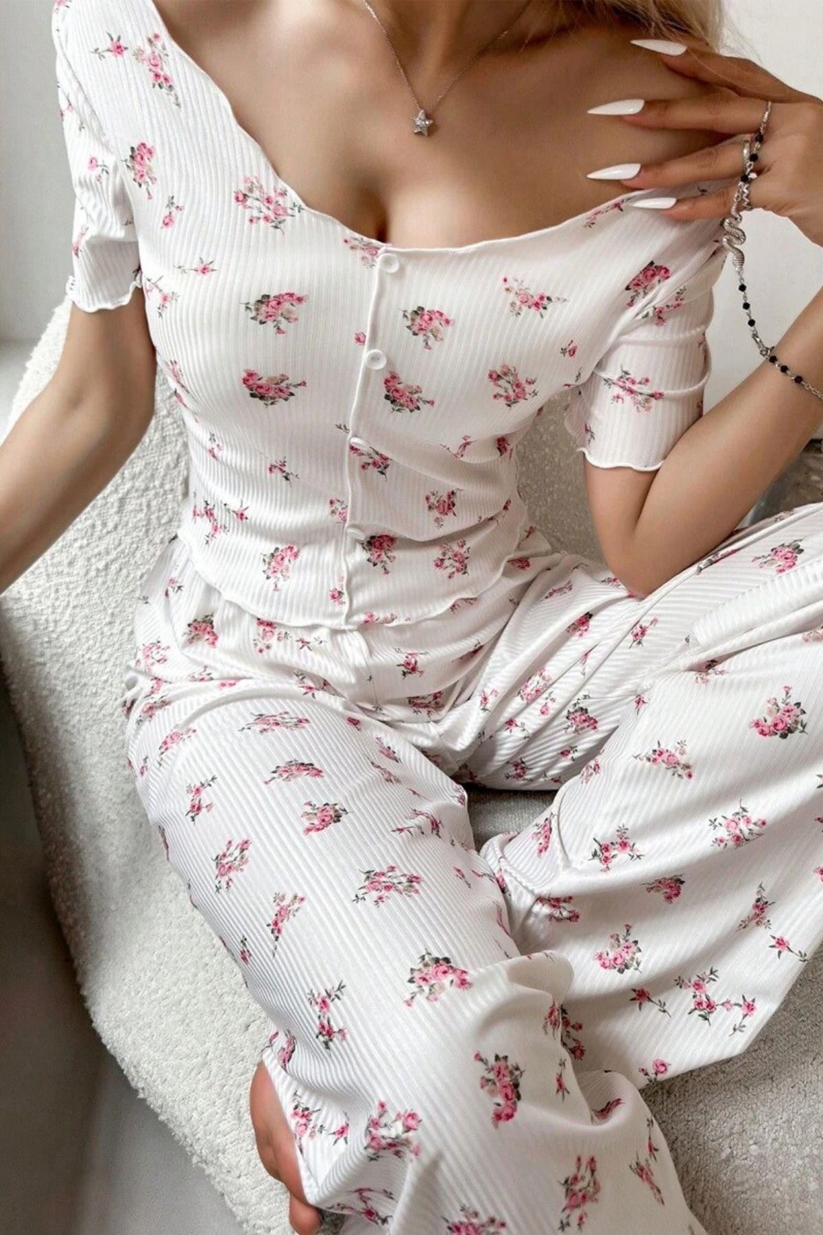 Bisiklet Yaka Çiçekli Pijama Takımı Ekru