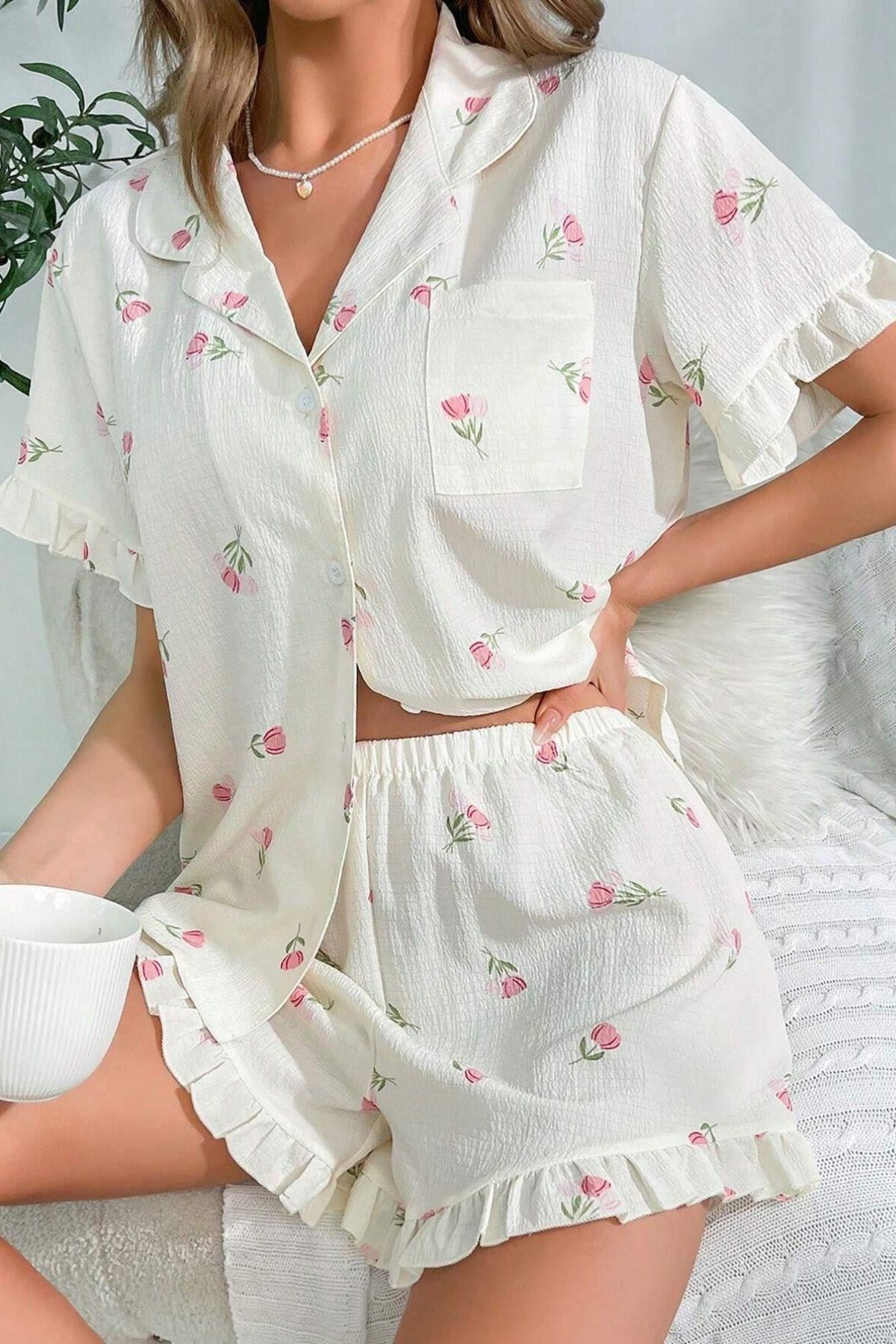 Desenli Düğmeli Şortlu Pijama Takım Ekru