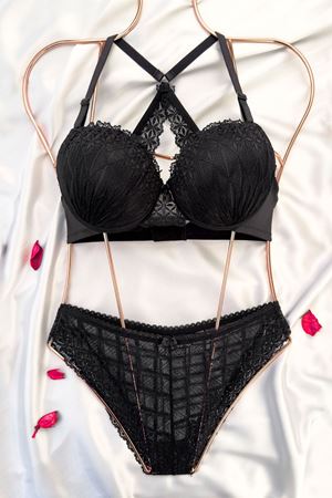 Destekli Sırtı Çapraz Askılı Sütyen Takım Siyah