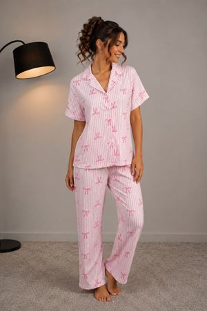 Fiyonk Desenli Yazlık Pijama Takımı Pembe